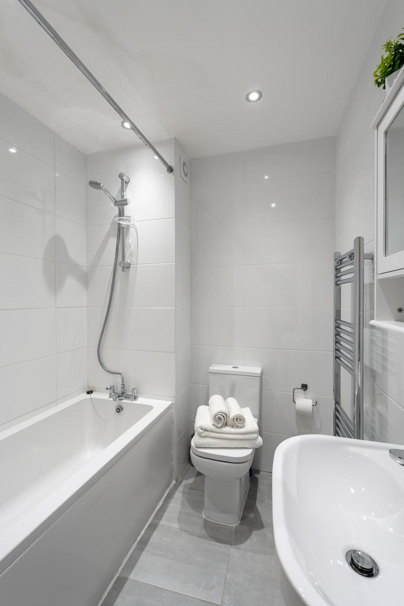 Beautiful Flat Near Central London - Entire Flat - Equipped Kitchen - Private Bathroom Bagian luar foto